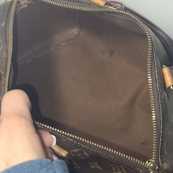 ***SOLD*** LV Speedy 30-No Cracking on Canvas! - Picture 16 of 17